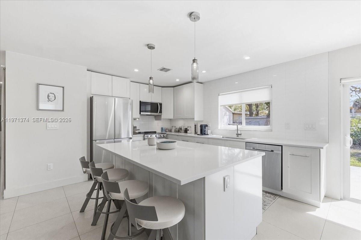 6140 Southwest 62nd Street South Miami, FL 33143 - Photo 4 of 24