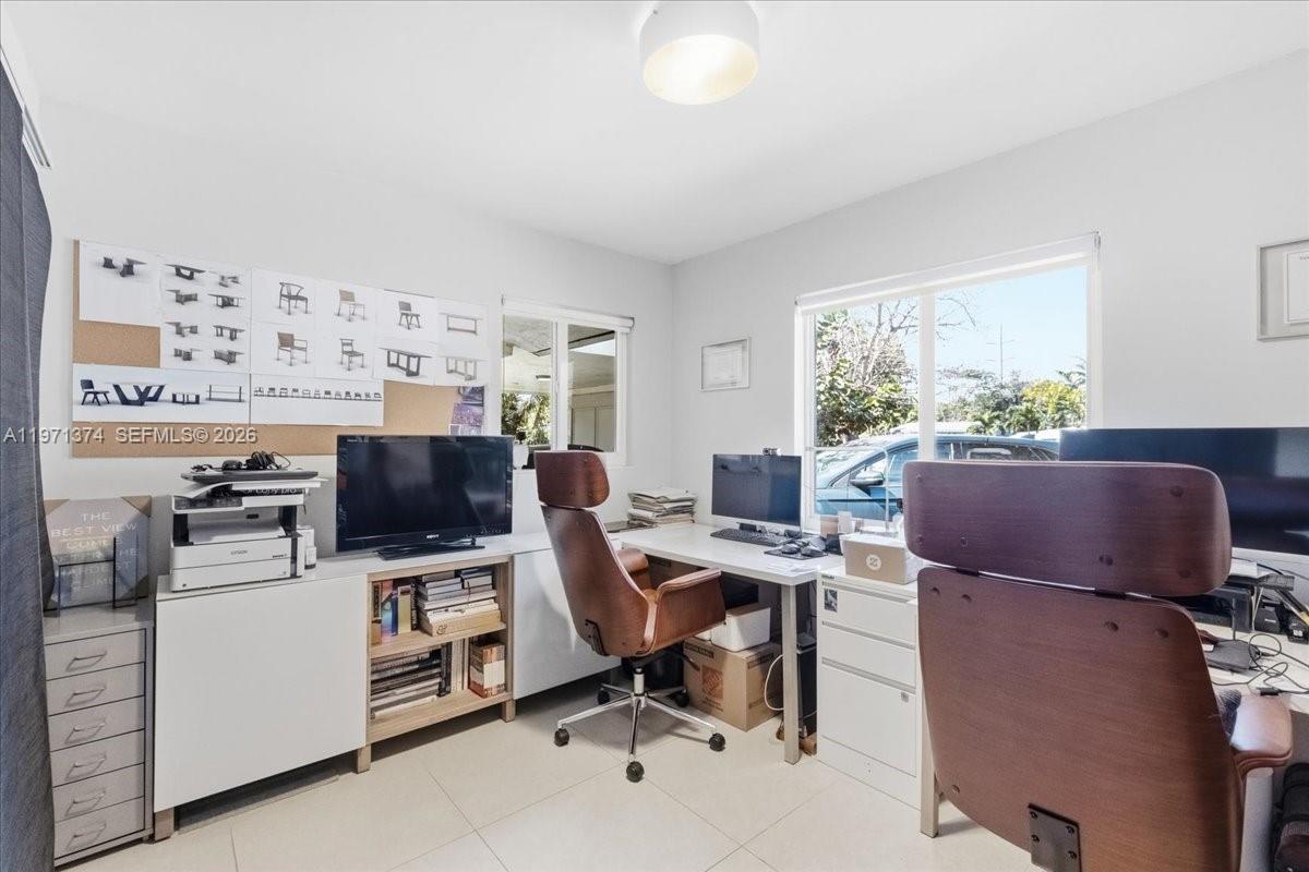 6140 Southwest 62nd Street South Miami, FL 33143 - Photo 8 of 24