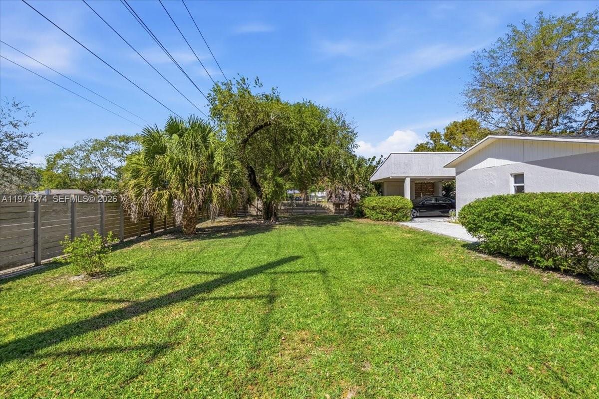 6140 Southwest 62nd Street South Miami, FL 33143 - Photo 10 of 24