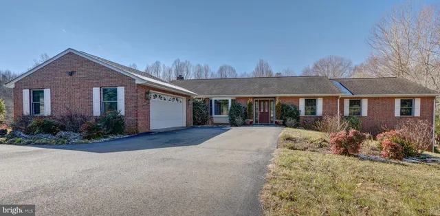 $499,000 | 209 Fairway Drive, Louisa, VA 23093