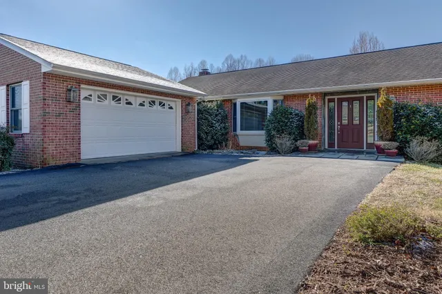 $499,000 | 209 Fairway Drive, Louisa, VA 23093