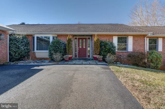 $499,000 | 209 Fairway Drive, Louisa, VA 23093