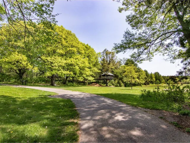 $460,000 | 184 East Redrock Drive, Burlington, VT 05401