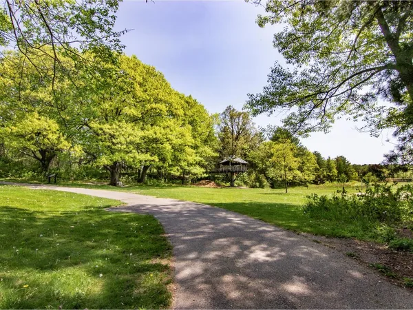 $470,000 | 184 East Redrock Drive, Burlington, VT 05401