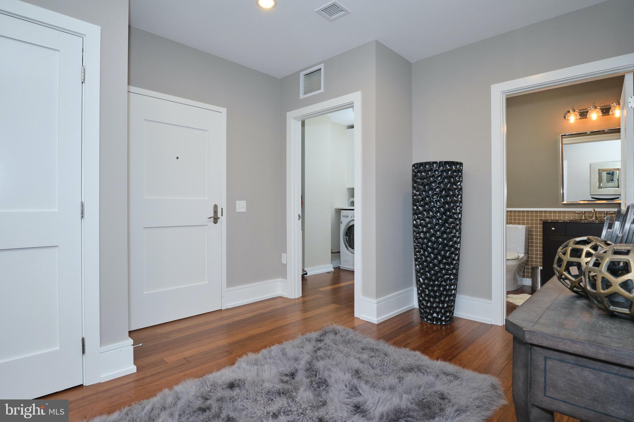136 Iron Works Way Wayne, PA 19087 - Photo 4 of 41 Foyer Entry