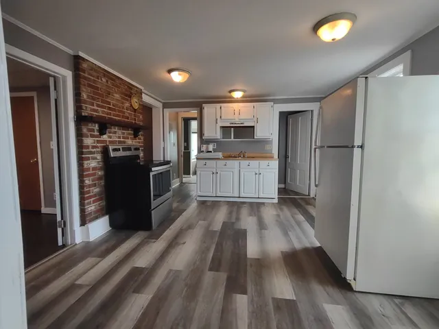 $2,000 | 184 South Main Street, Newport, NH 03773