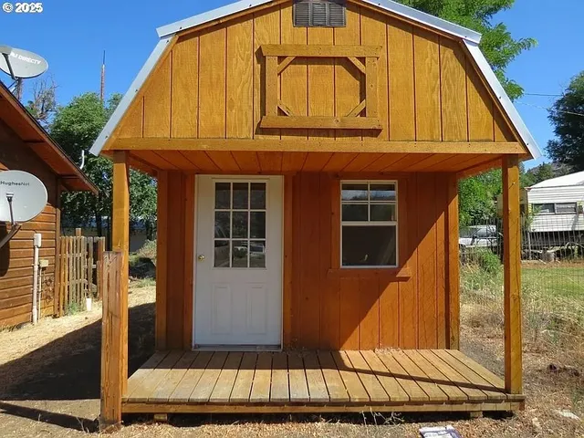 $289,900 | 201 Main Street, Spray, OR 97874