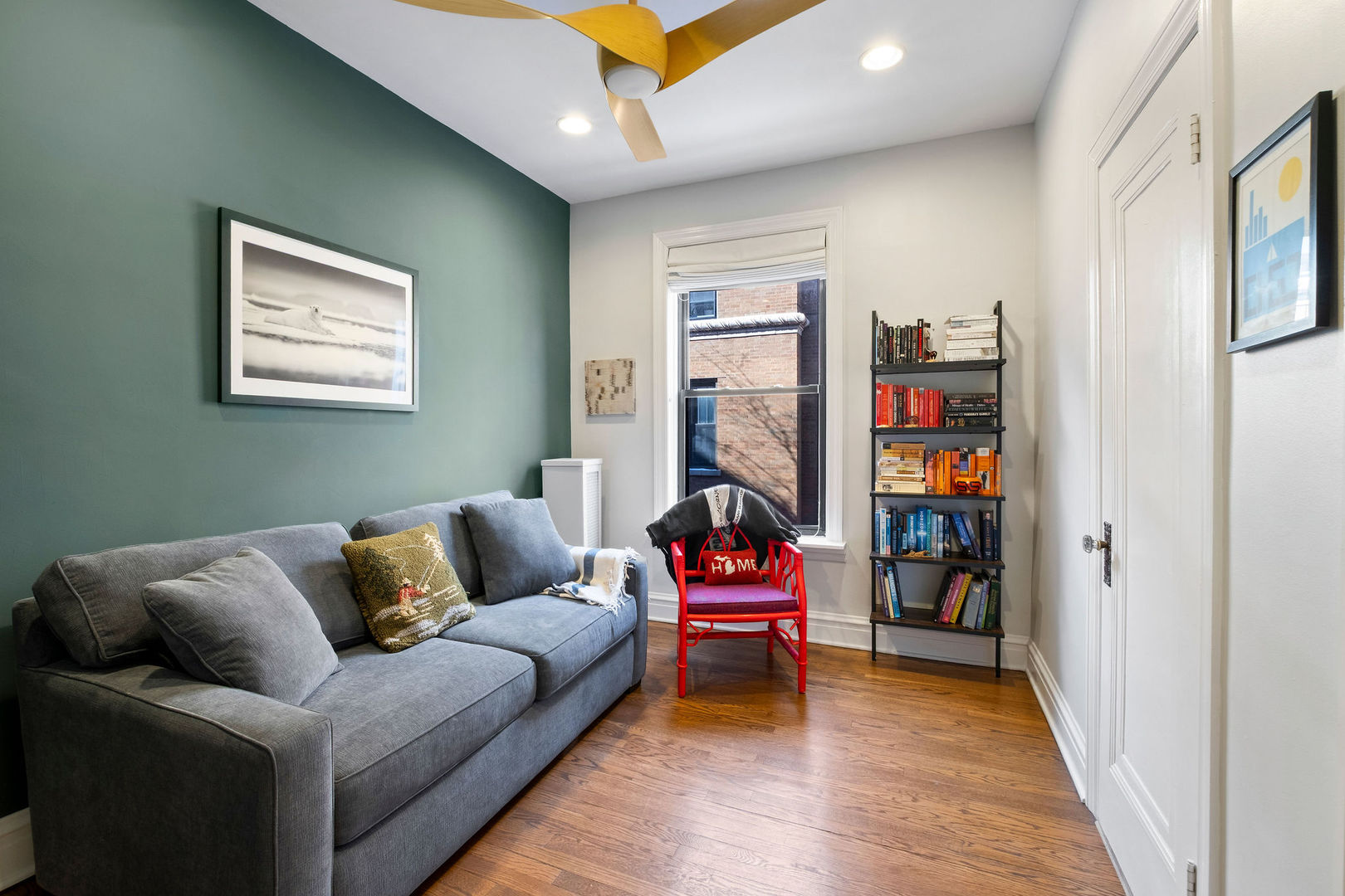 537 West Roscoe Street, Unit 2 Chicago, IL 60657 - Photo 21 of 25