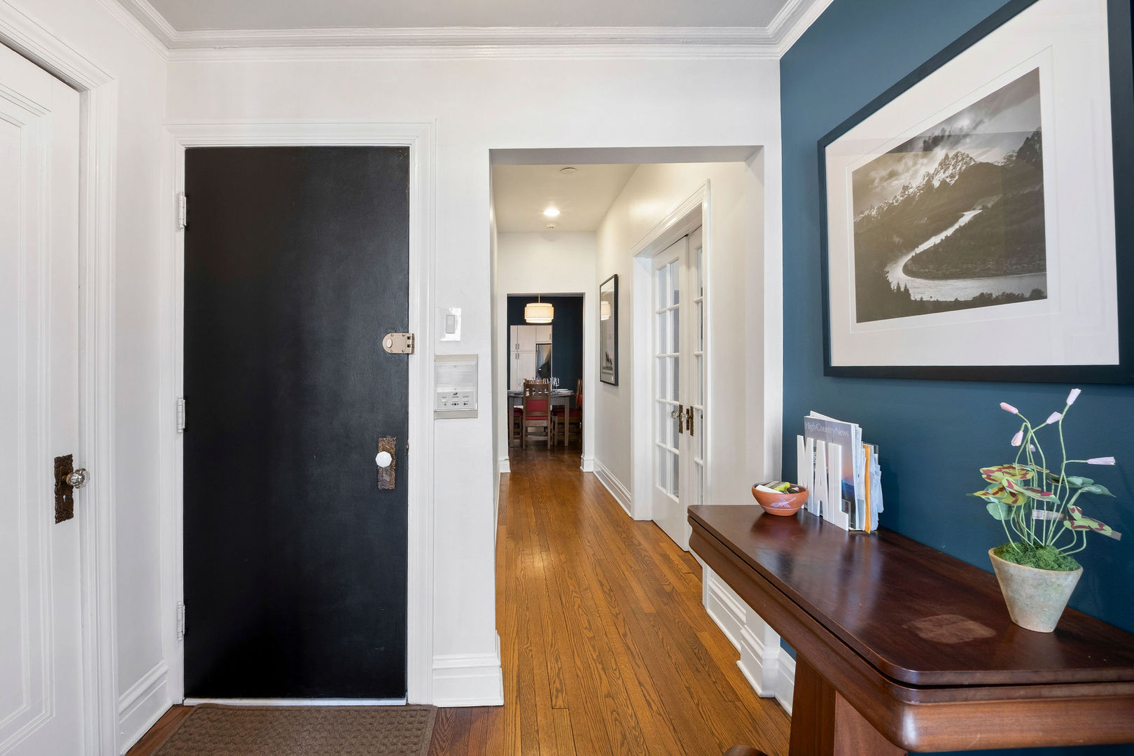 537 West Roscoe Street, Unit 2 Chicago, IL 60657 - Photo 9 of 25