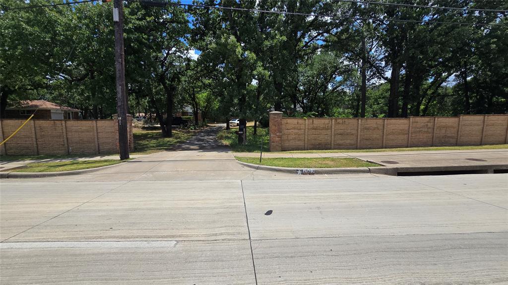 2503 West Pipeline Road Euless, TX 76040 - Photo 8 of 10