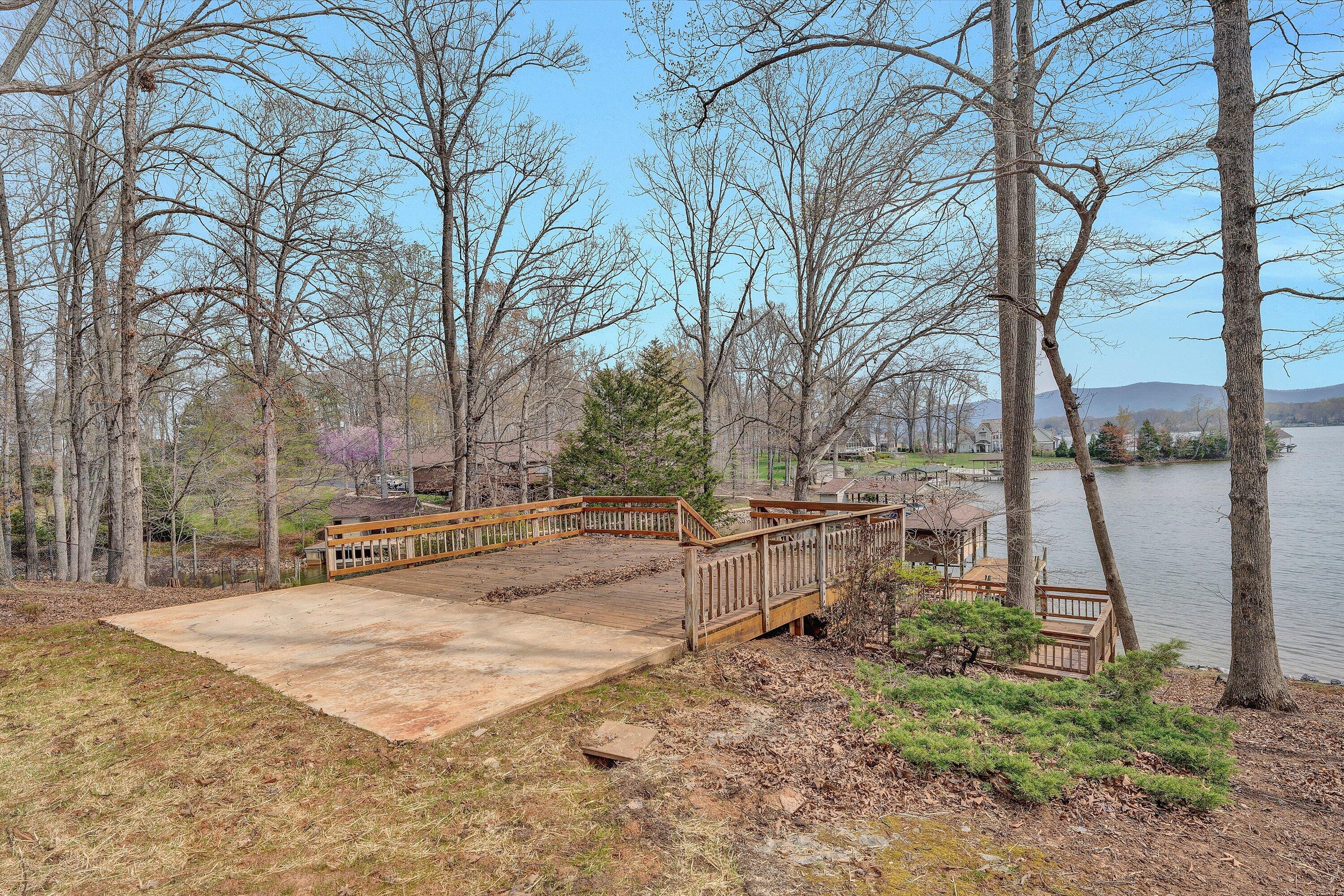 136 Belle Isle Road Union Hall, VA 24176 - Photo 3 of 33 136 Belle Isle Rd