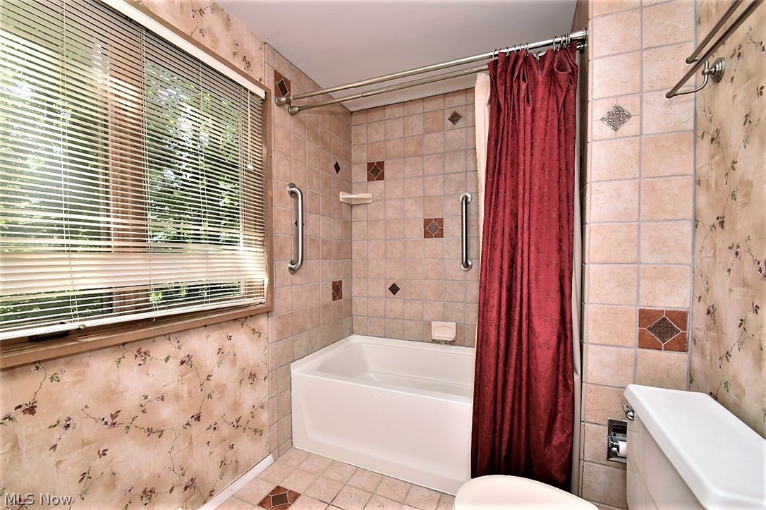4152 Giles Road Chagrin Falls, OH 44022 - Photo 17 of 31 Master bath