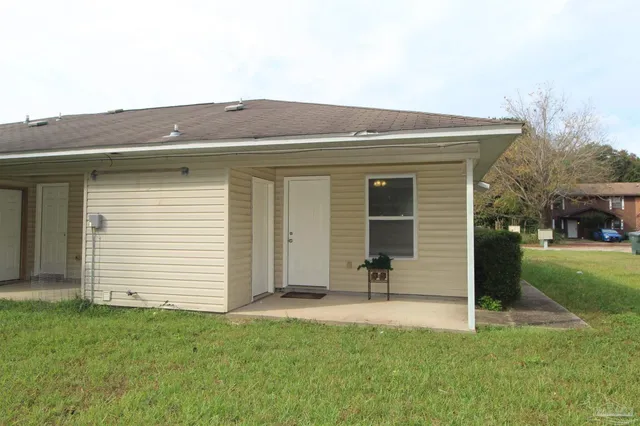 $875 | 8110 Stonebrook Drive, Unit C, Pensacola, FL 32514