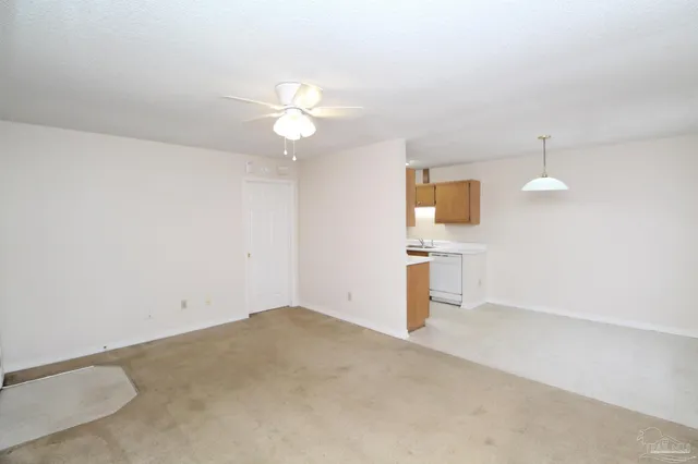 $875 | 8110 Stonebrook Drive, Unit C, Pensacola, FL 32514