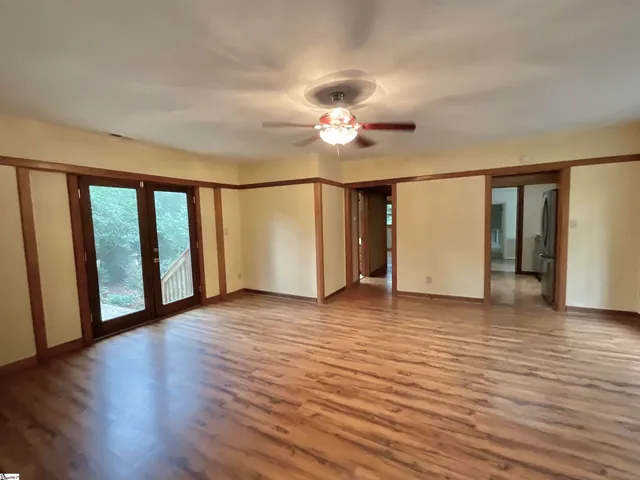 $1,788 | 42 Clarendon Avenue, Greenville, SC 29609