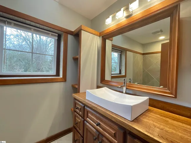 $1,788 | 42 Clarendon Avenue, Greenville, SC 29609