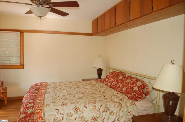 $1,788 | 42 Clarendon Avenue, Greenville, SC 29609