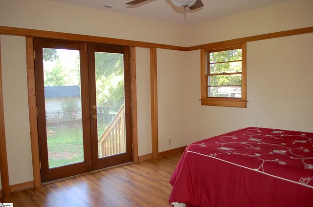 $1,788 | 42 Clarendon Avenue, Greenville, SC 29609