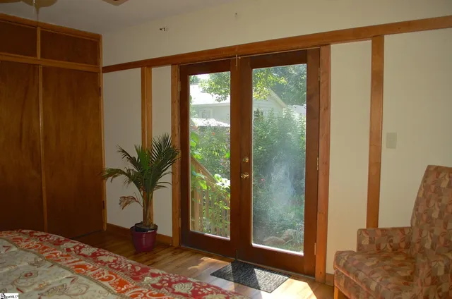 $1,788 | 42 Clarendon Avenue, Greenville, SC 29609