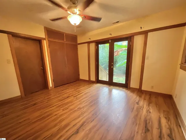 $1,788 | 42 Clarendon Avenue, Greenville, SC 29609