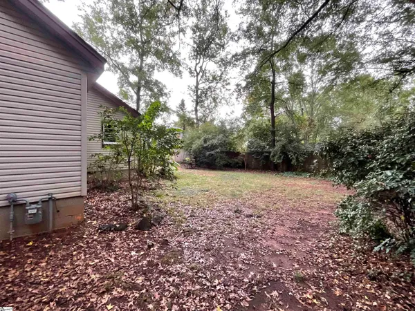 $1,788 | 42 Clarendon Avenue, Greenville, SC 29609
