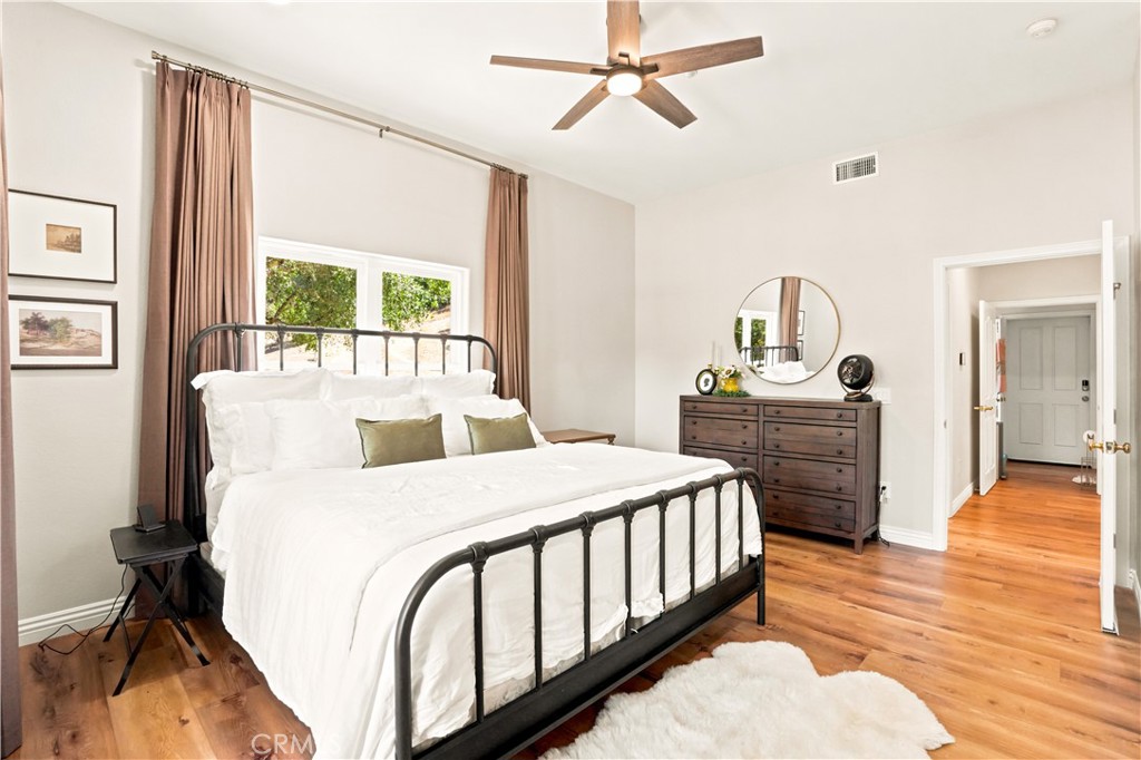 2424 Gird Road Fallbrook, CA 92028 - Photo 30 of 75 ENTRY LEVEL BEDROOM WITH FULL BATH & BALCONY