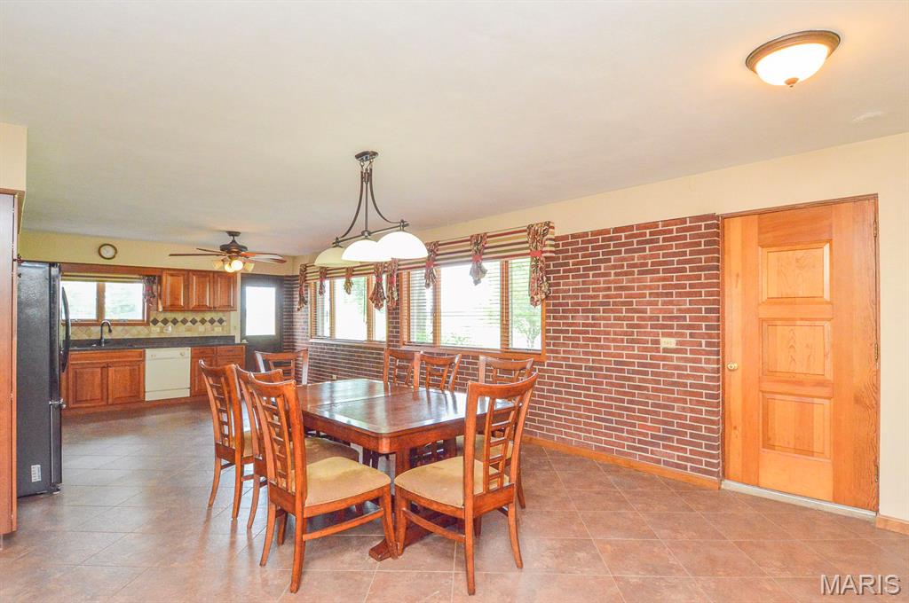 2430 Beckmann Road Lenzburg, IL 62255 - Photo 10 of 54