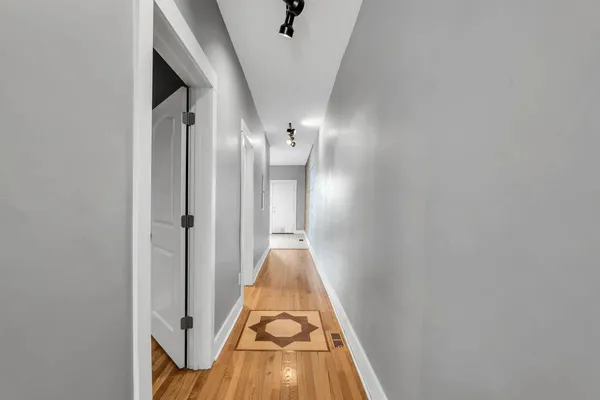 $2,600 | 3208 West Wabansia Avenue, Unit 1W, Chicago, IL 60647