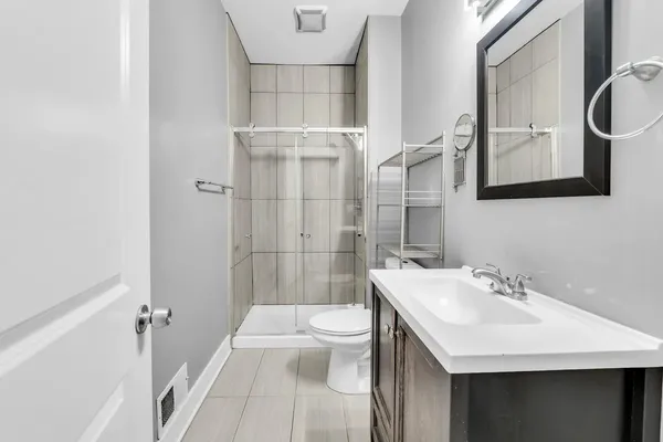 $2,600 | 3208 West Wabansia Avenue, Unit 1W, Chicago, IL 60647