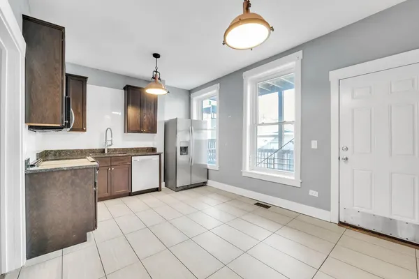 $2,600 | 3208 West Wabansia Avenue, Unit 1W, Chicago, IL 60647