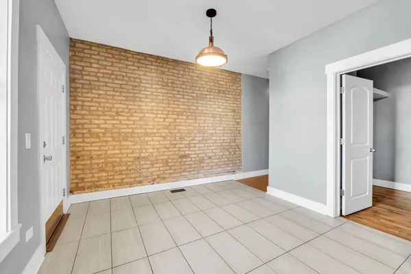 $2,600 | 3208 West Wabansia Avenue, Unit 1W, Chicago, IL 60647