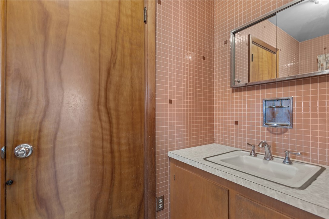 15 Cranberry Road North Providence, RI 02911 - Photo 29 of 48