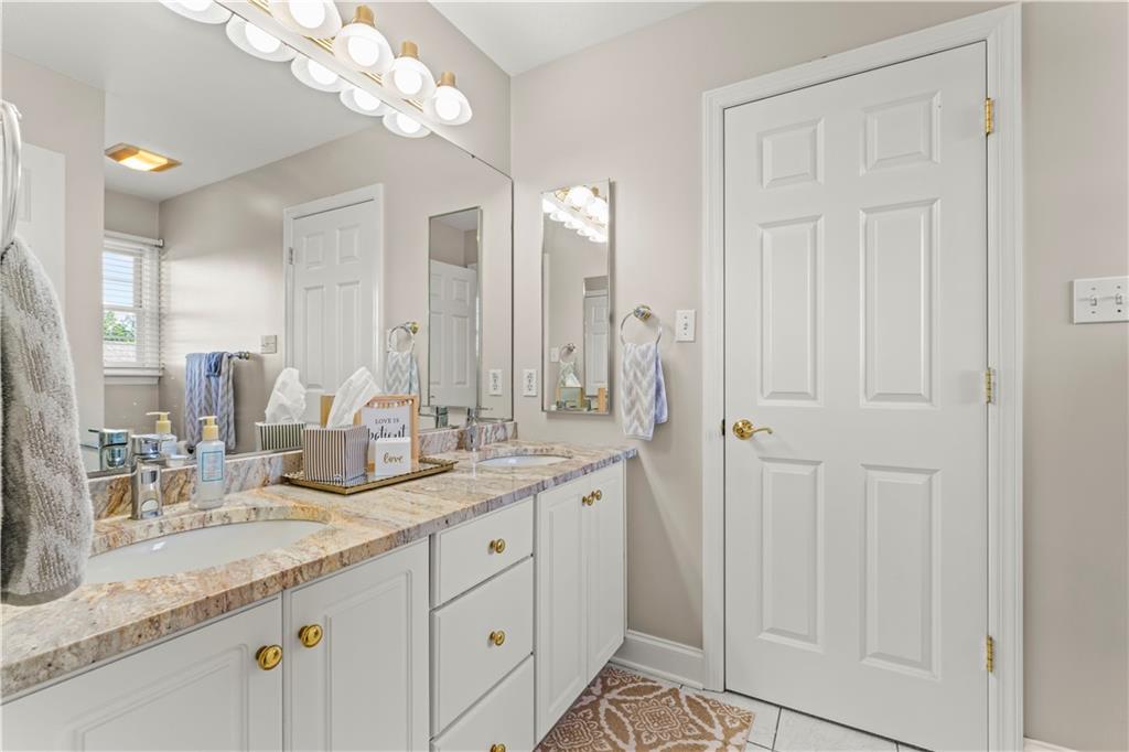 1005 Sheriff's Court Canonsburg, PA 15317 - Photo 23 of 37 Full Hall Bathroom 1005 Sheriffs Court
