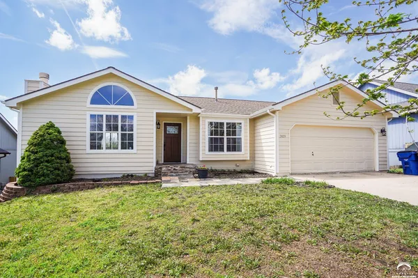 $385,000 | 2429 Via Linda Drive, Lawrence, KS 66047