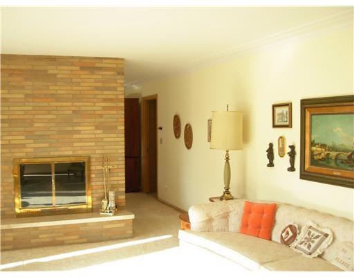 58570 Summit Ridge Road Mishawaka, IN 46544 - Photo 5 of 24 Gallery Image 5