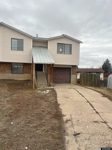 $134,721 | 407 Smith Avenue, Evanston, WY 82930