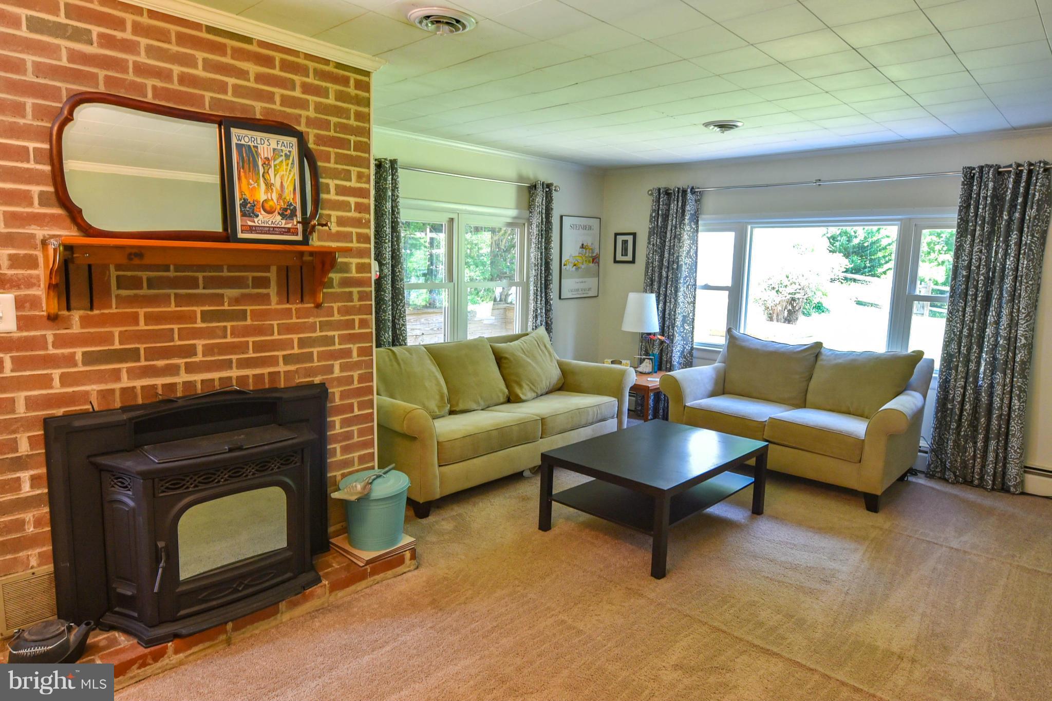 45119 Clarks Mill Road Hollywood, MD 20636 - Photo 3 of 30 Living Room