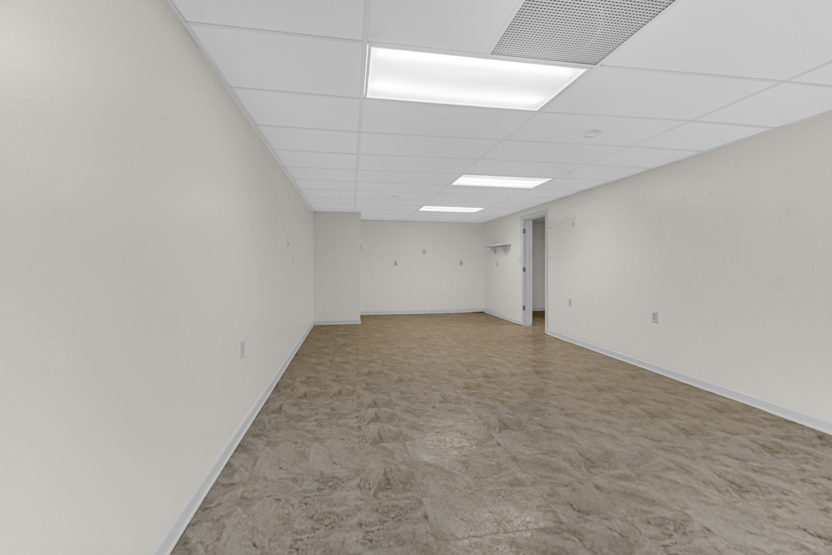 735 Pentwater Road Romeoville, IL 60446 - Photo 34 of 48 Gallery Image 34