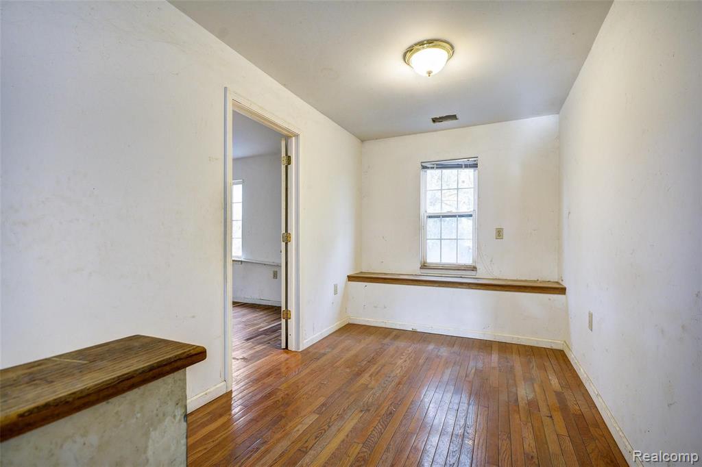 49905 Bog Road Belleville, MI 48111 - Photo 32 of 56