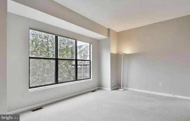 $3,400 | 5153 King Charles Way, Bethesda, MD 20814