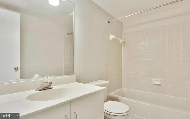 $3,400 | 5153 King Charles Way, Bethesda, MD 20814