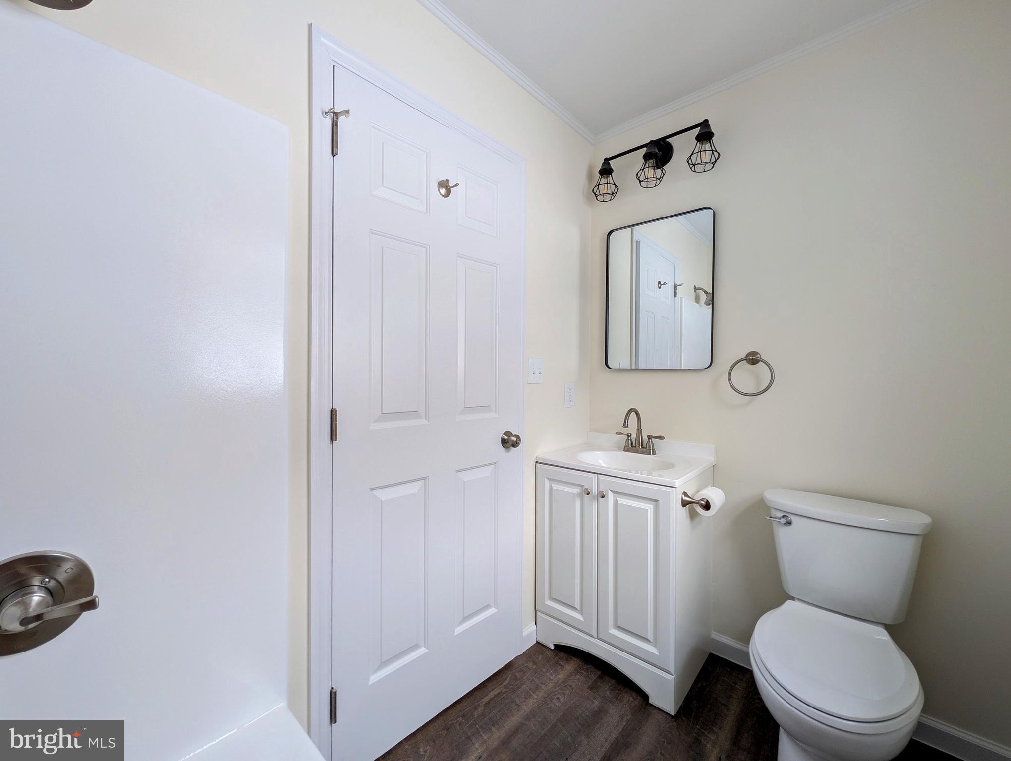 520 Pitney Road Columbia, PA 17512 - Photo 15 of 31 First floor full bath