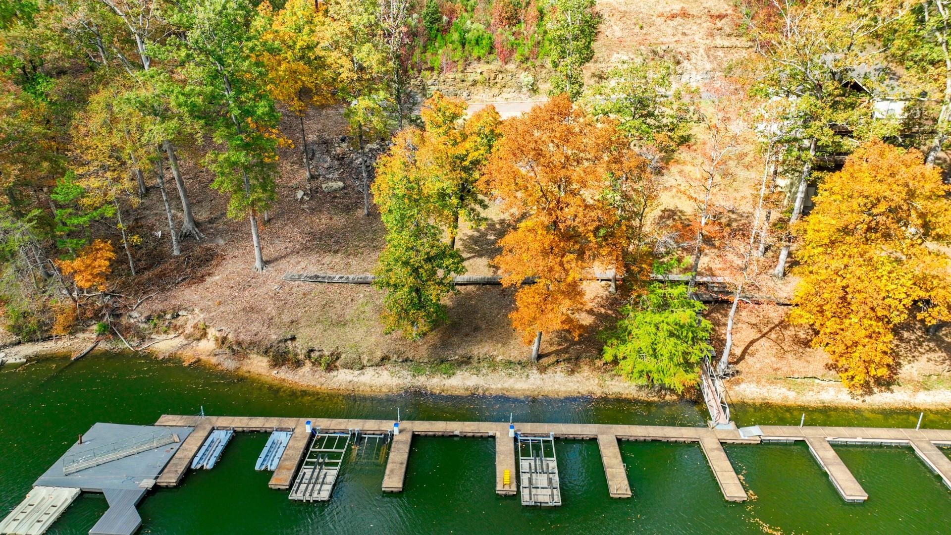123 Breeze Point Savannah, TN 38372 - Photo 26 of 32 a view of yard with seating area