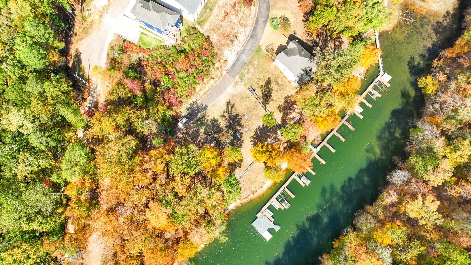 123 Breeze Point Savannah, TN 38372 - Photo 6 of 32 a view of a yard