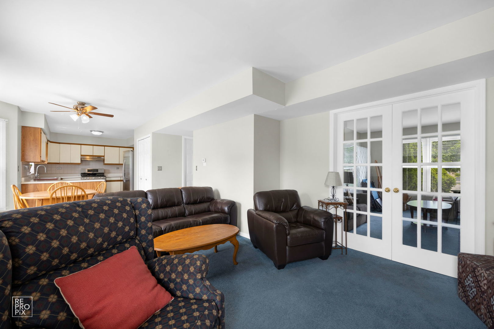 720 Small Court Naperville, IL 60563 - Photo 11 of 25 a living room with furniture