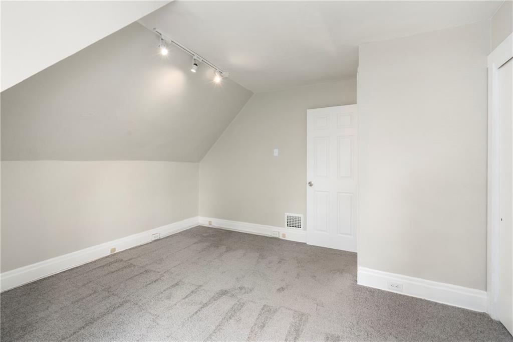 7504 Brighton Road Pittsburgh, PA 15202 - Photo 17 of 23