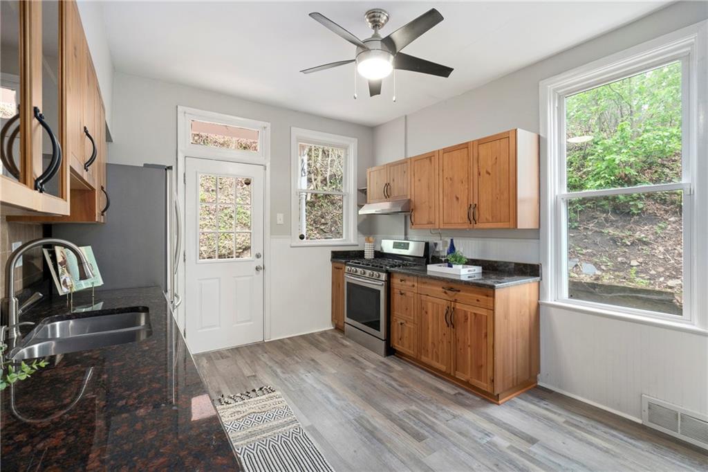 7504 Brighton Road Pittsburgh, PA 15202 - Photo 7 of 23