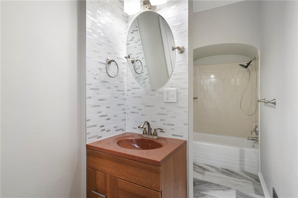 7504 Brighton Road Pittsburgh, PA 15202 - Photo 10 of 23