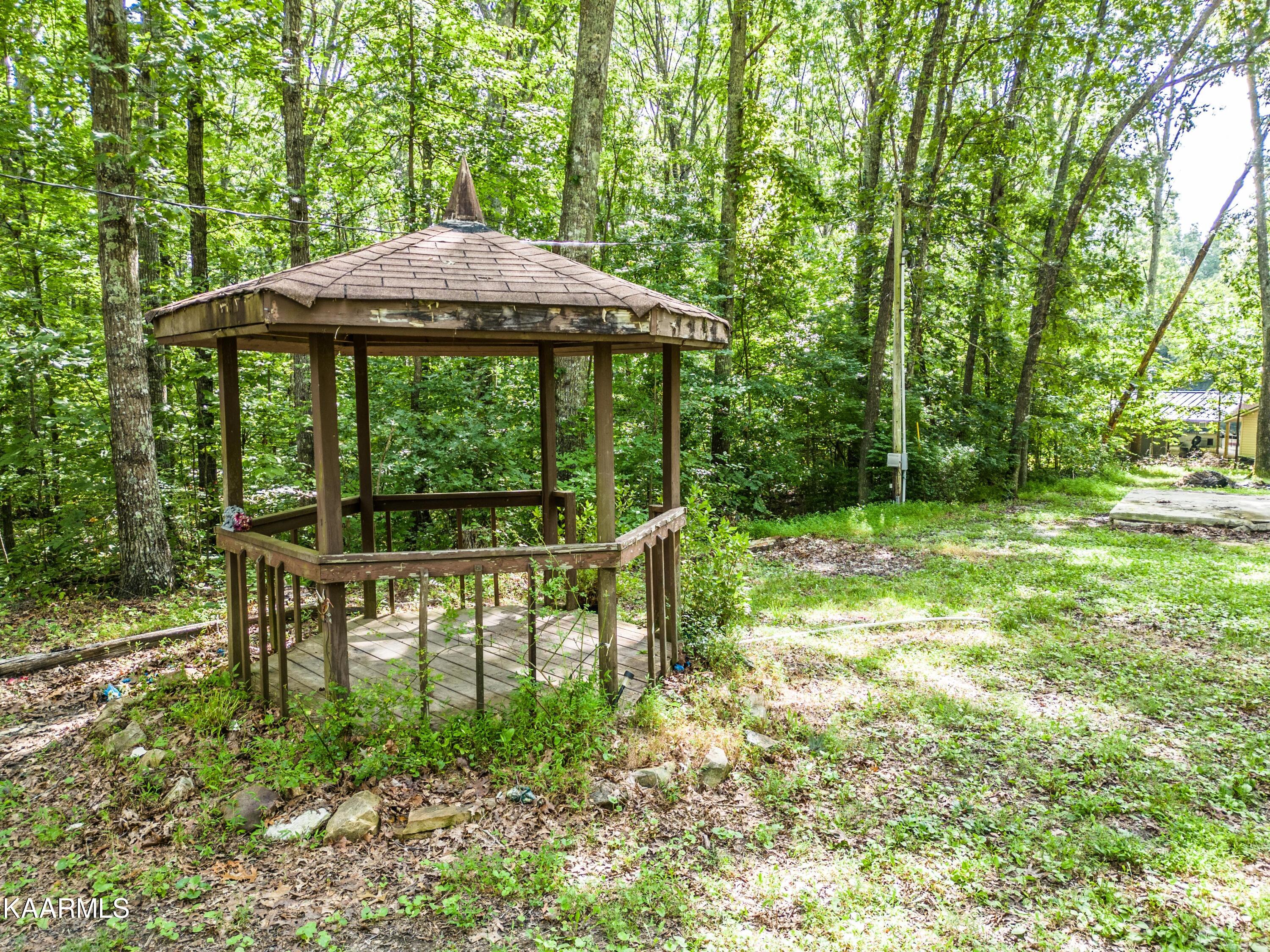 3125 Oswego Road Crossville, TN 38572 - Photo 3 of 7 Gazebo