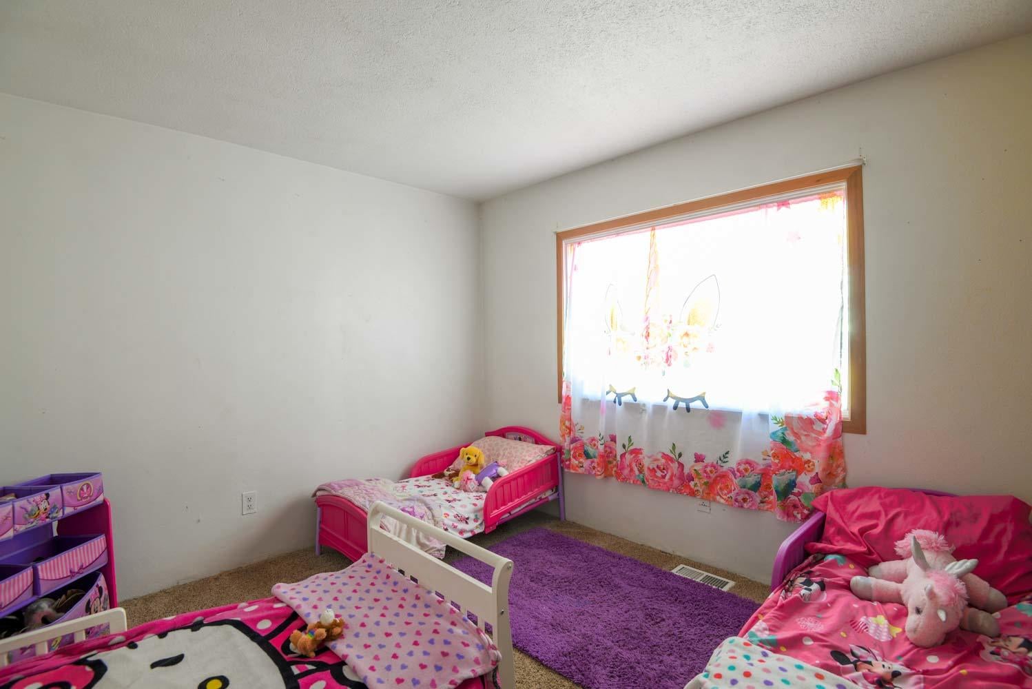 9757 Blackwell Road Central Point, OR 97502 - Photo 20 of 28 _ALB8627-HDR